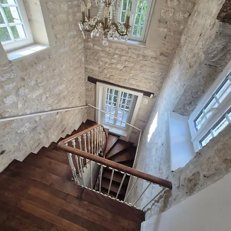 Chateau La Hussardiere