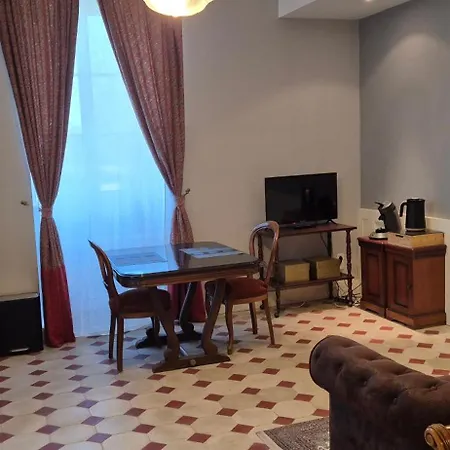 Bed and breakfast Chateau La Hussardiere Dampierre-sur-Salon