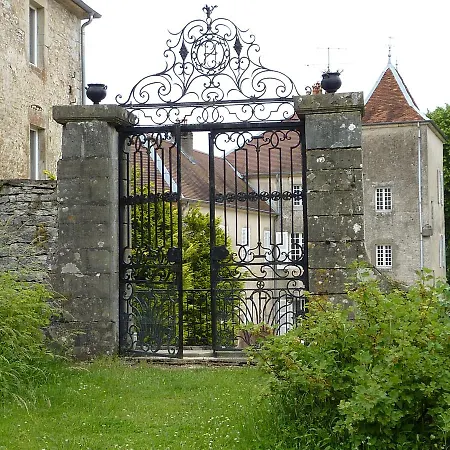 Chateau La Hussardiere 3* Dampierre-sur-Salon