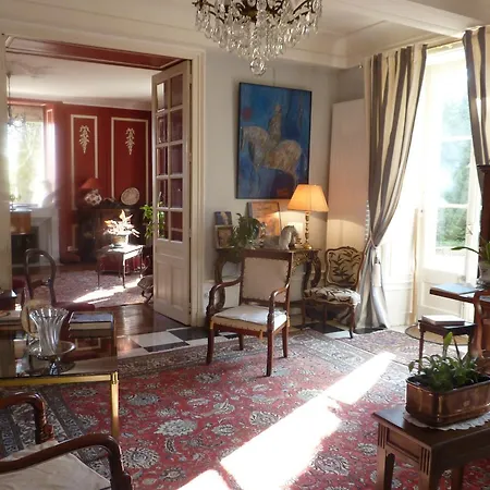Chateau La Hussardiere Bed and breakfast Dampierre-sur-Salon