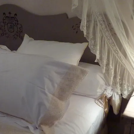 Bed and breakfast Chateau La Hussardiere Dampierre-sur-Salon
