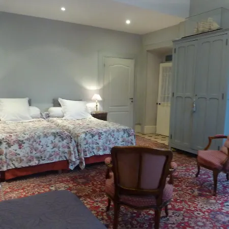 Bed and breakfast Chateau La Hussardiere 3*