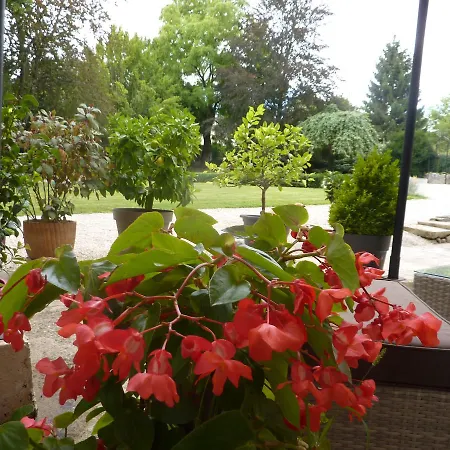 Chateau La Hussardiere Bed and breakfast 3*