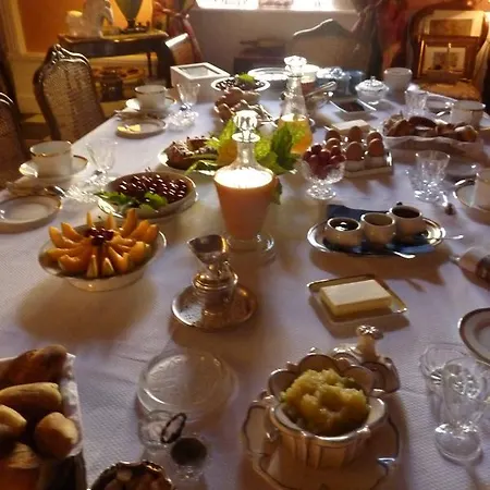 Chateau La Hussardiere Bed and breakfast
